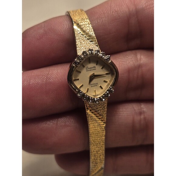Vintage Armitron Deauville Diamond 19mm Ladies\' Gold Tone Bracelet Watch. 7\